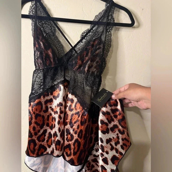 NWT Frederick's of Hollywood Rosalina Rose Cami/Short Set in Leopard Print - Picture 5 of 7
